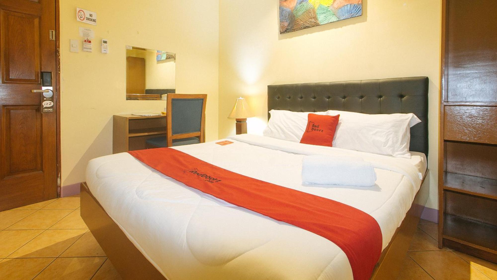 Reddoorz At Comfy Inn Ermita Manila Zewnętrze zdjęcie