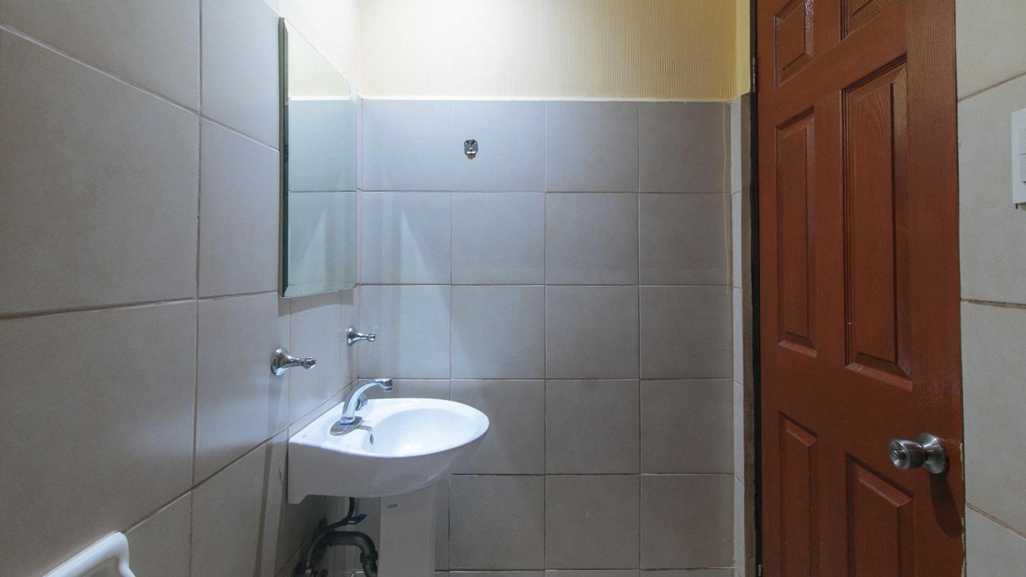 Reddoorz At Comfy Inn Ermita Manila Zewnętrze zdjęcie