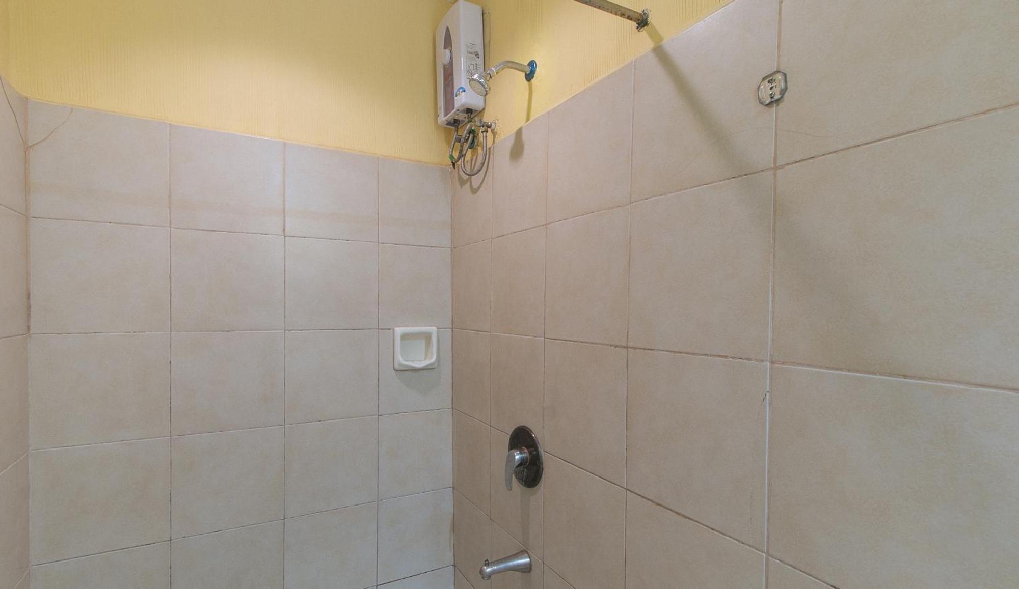 Reddoorz At Comfy Inn Ermita Manila Zewnętrze zdjęcie