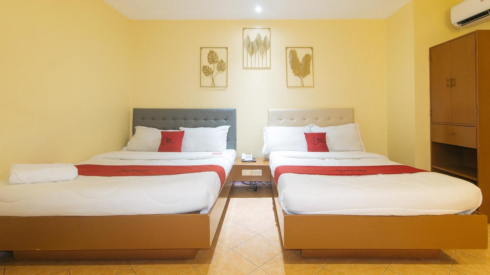Reddoorz At Comfy Inn Ermita Manila Zewnętrze zdjęcie