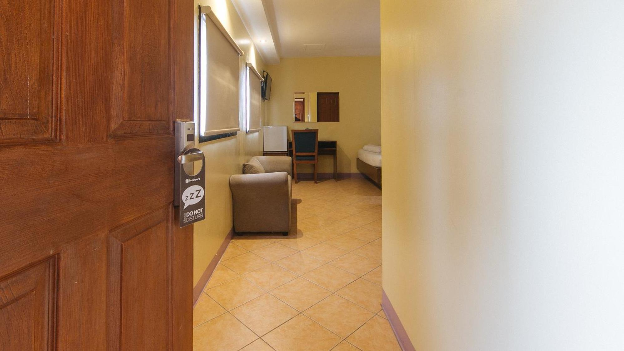 Reddoorz At Comfy Inn Ermita Manila Zewnętrze zdjęcie