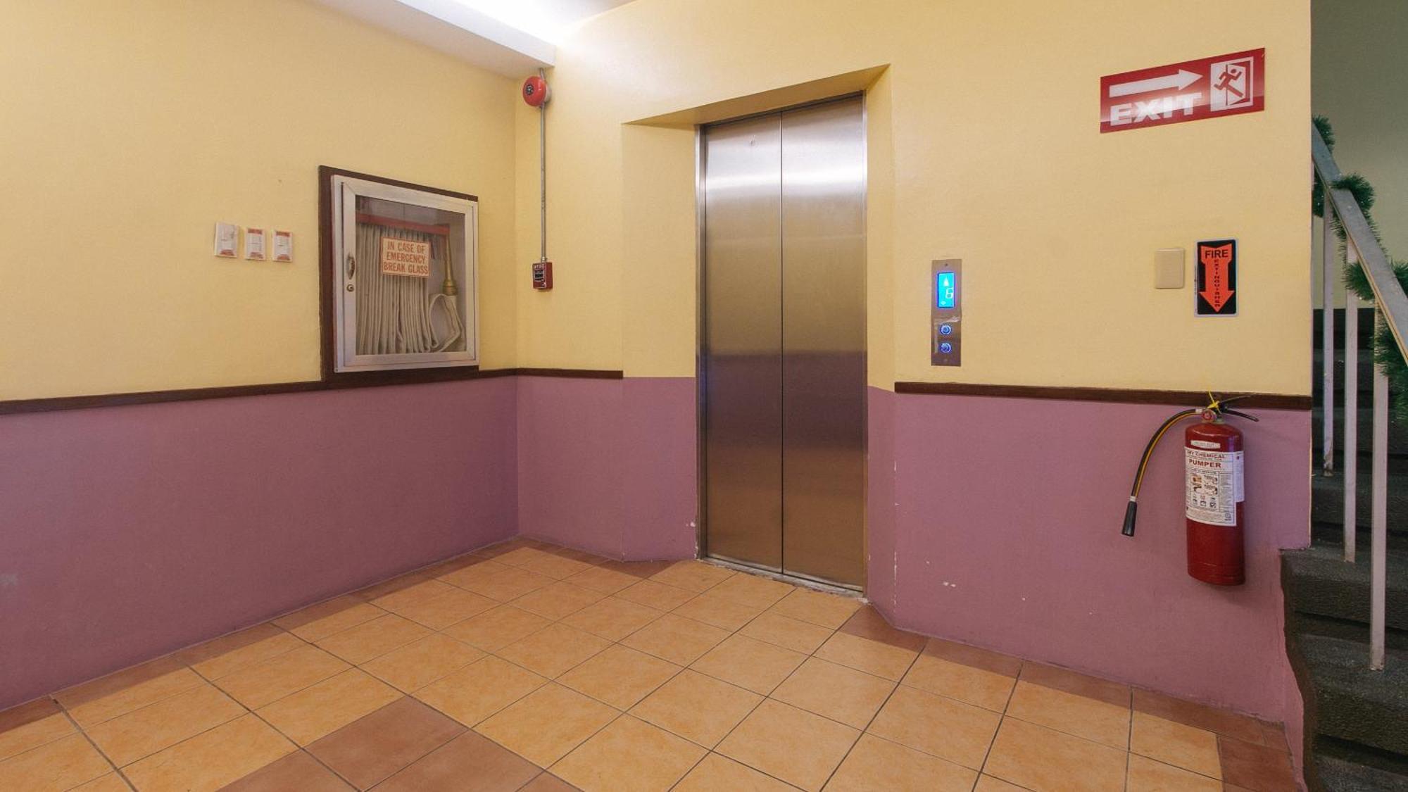 Reddoorz At Comfy Inn Ermita Manila Zewnętrze zdjęcie