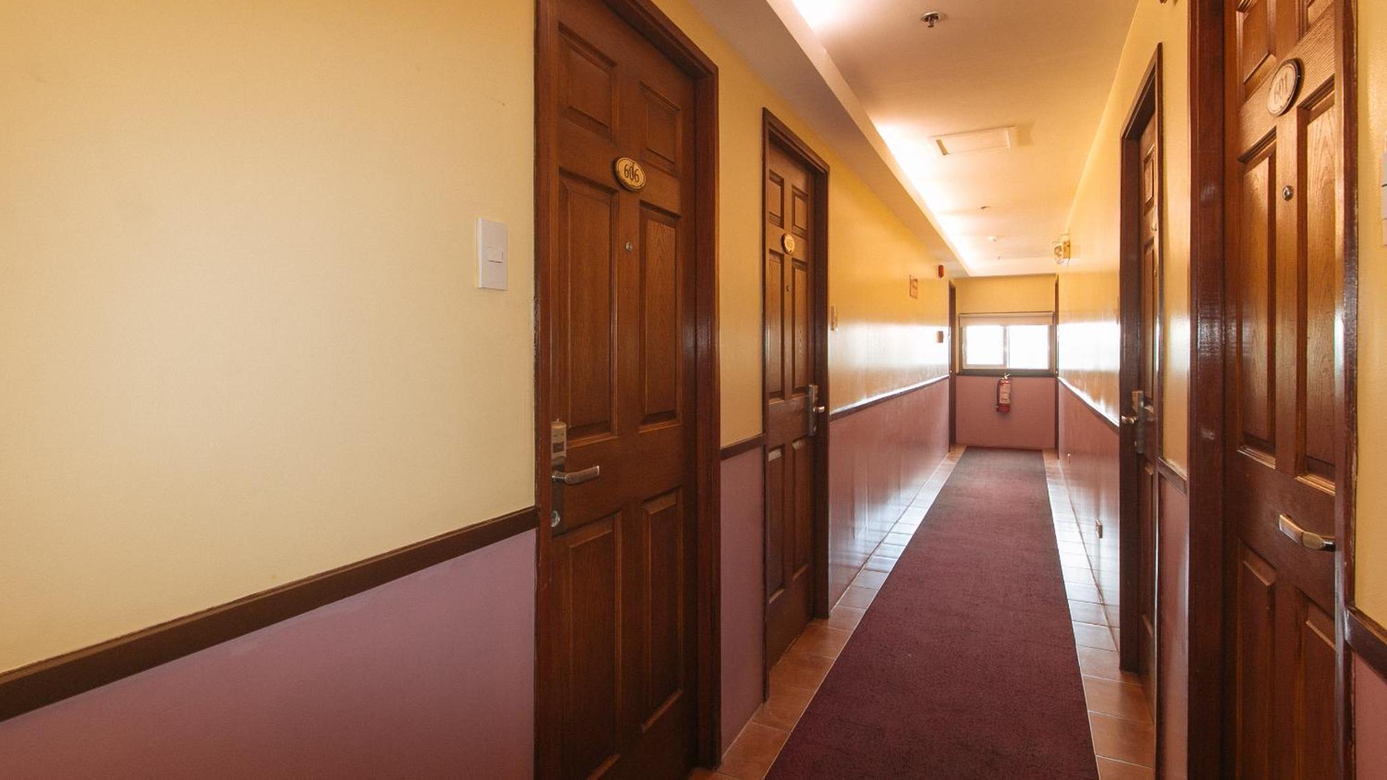 Reddoorz At Comfy Inn Ermita Manila Zewnętrze zdjęcie